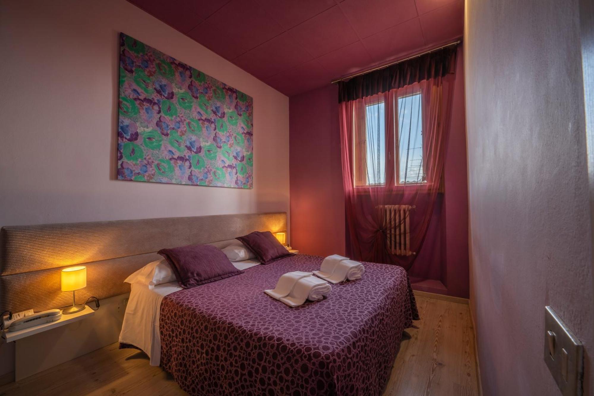 Hotel Palazzo Renieri - 3Stelle S Colle di Val d'Elsa Eksteriør billede