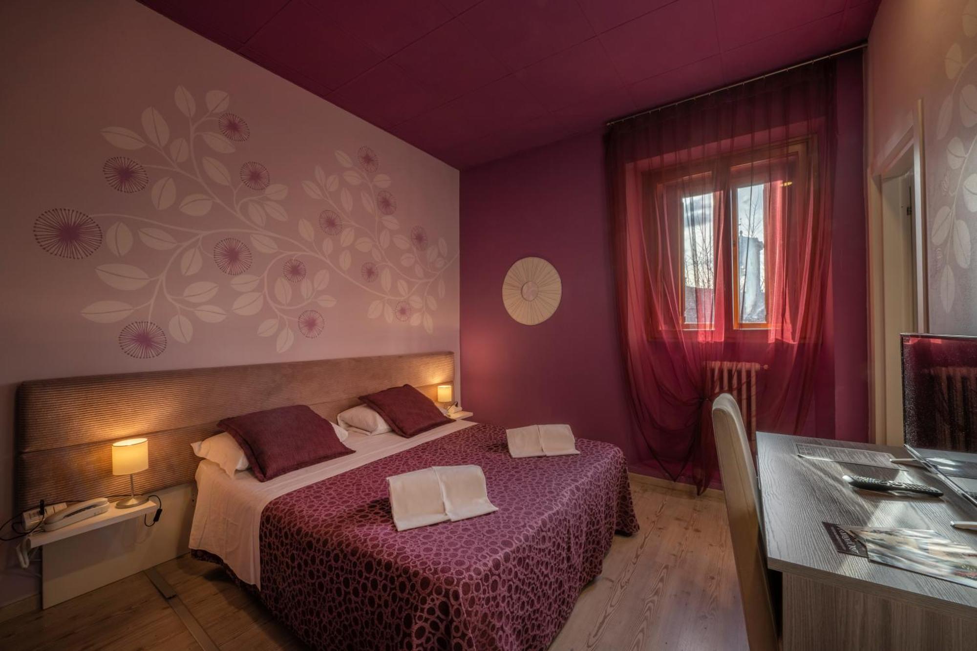 Hotel Palazzo Renieri - 3Stelle S Colle di Val d'Elsa Eksteriør billede