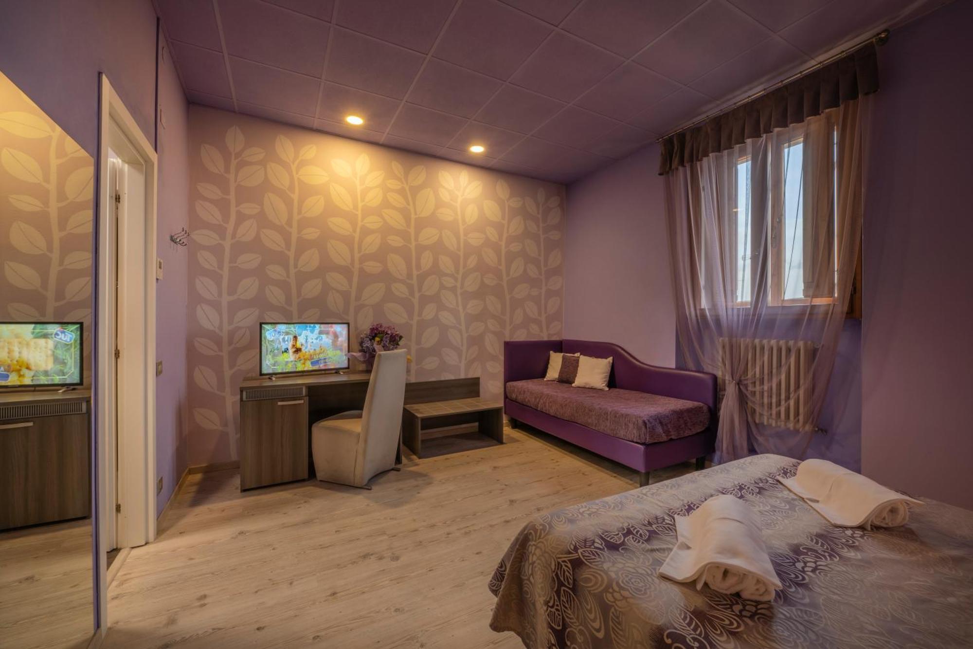 Hotel Palazzo Renieri - 3Stelle S Colle di Val d'Elsa Eksteriør billede